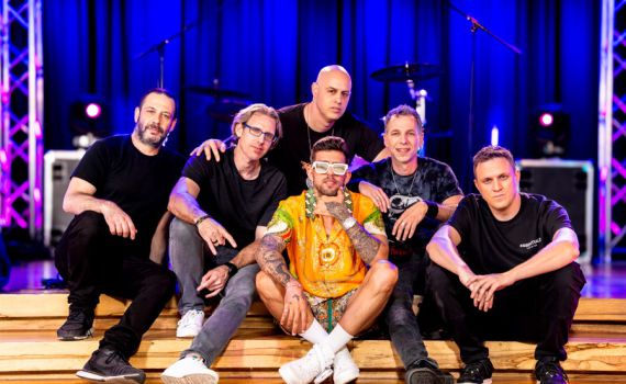 "לעצור את הדמעות": להקת הרוק הישראלית בשיתוף פעולה מסקרן