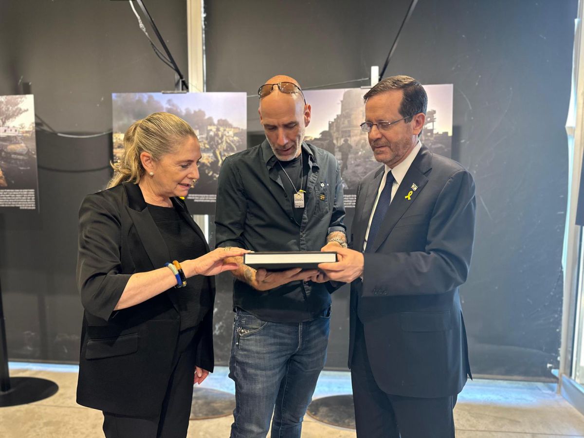 עדות מקרוב: הרצוג נחשף לתיעודים הקשים מה-7.10