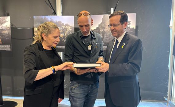 עדות מקרוב: הרצוג נחשף לתיעודים הקשים מה-7.10