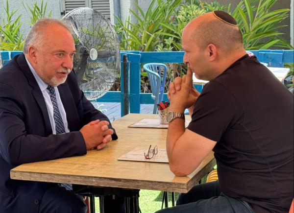 אחרי הפיצוץ: בנט וליברמן בפגישה בארבע עיניים