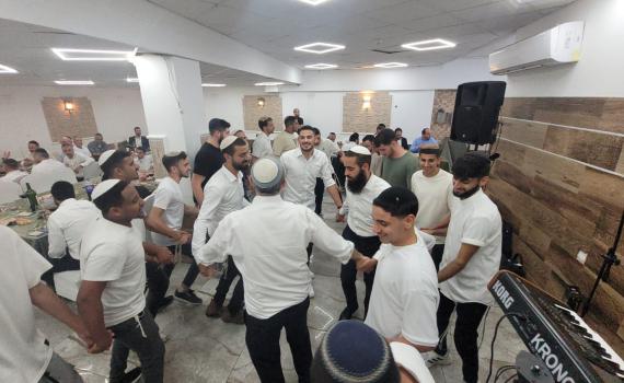 מתנת גיוס: תלמיד שיעור א' סיים את הש"ס תוך 4 שנים