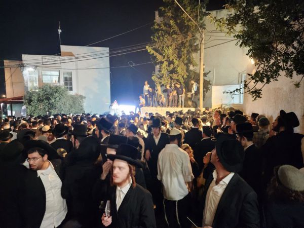 "מנהיג שלא נכנע ללחצים": מאות נכנסו לקבר יהושע בן נון