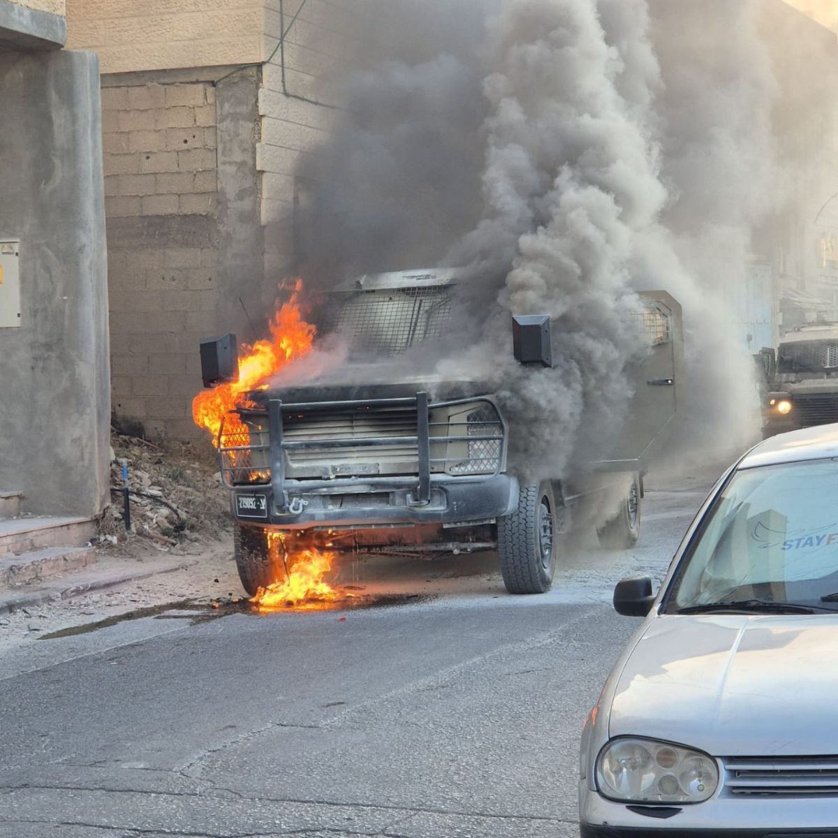 בית לחם: ג'יפ צבאי עלה באש מבקבוק תבערה