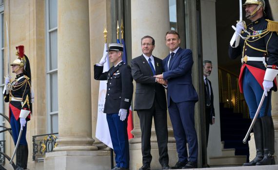 משטרת צרפת חוקרת איומים על חייו של הרצוג