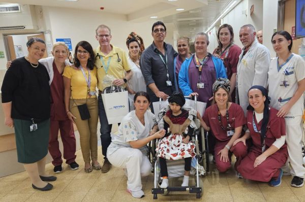 הילדה שנפצעה מרסיס טיל איראני שוחררה לשיקום