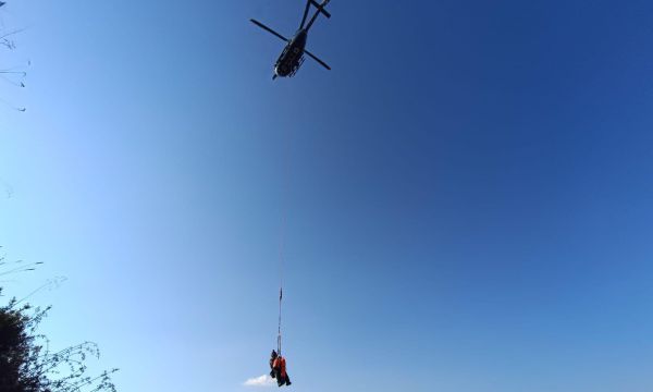 תיעוד: נתקעו בהרי ירושלים וחולצו על ידי מסוק