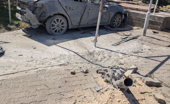 תיעוד ראשון: זירת הפגיעה הקטלנית בקיבוץ הגושרים