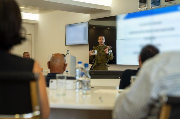 בלוט נפגש עם ראשי רשויות ביו"ש: "הקשר בינינו קריטי"