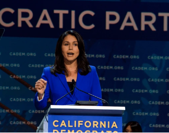 אויבת מבית? זעם בבית הלבן נגד שרת המודיעין שמגנה על איראן