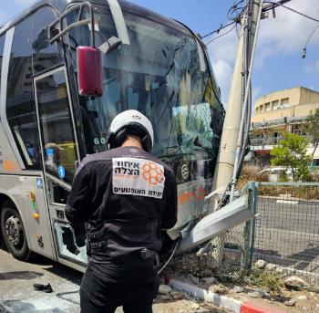 נהג אוטובוס איבד את הכרתו: מצבו אנוש