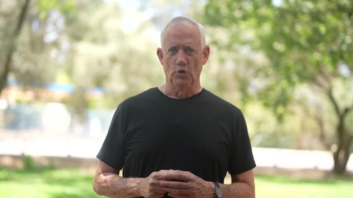 גנץ בפנייה לנתניהו: "פעם אחת תהיה אמיץ"