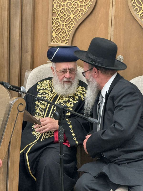 הרב יוסף לא התחיל בשיעור עד שהרב מיכה הלוי ישב לצדו