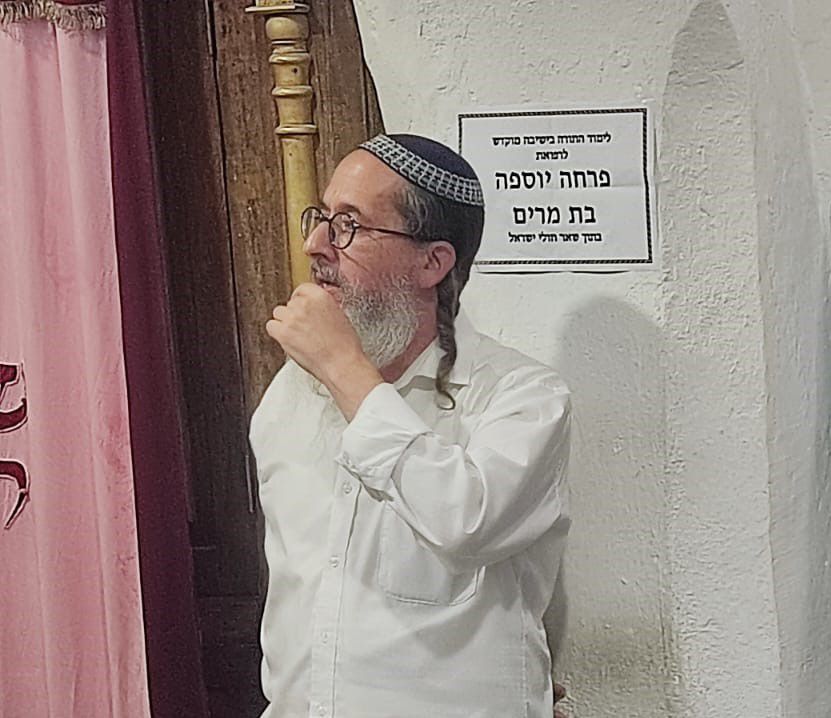 הרב מרדכי ציון, עוזרו של הרב אבינר, מתגייס לצה"ל בגיל 55