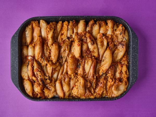 מתכון לשבת: חגיגה בלקנית של בצל ממולא