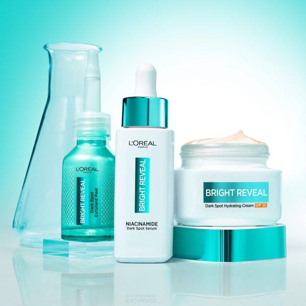 לוריאל פריז נלחמת בכתמים עם קרם לחות וג'ל ניקוי חדשים