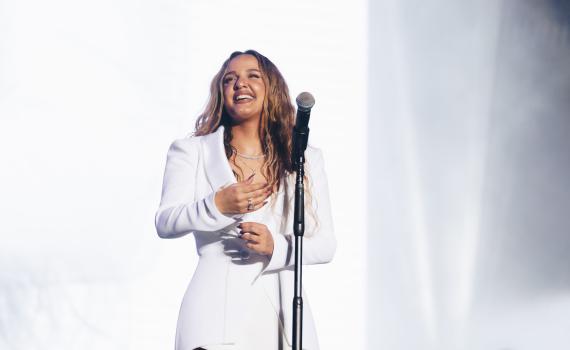 עשתה היסטוריה: עוד לא נרגענו מההופעה של עדן בן זקן בטדי