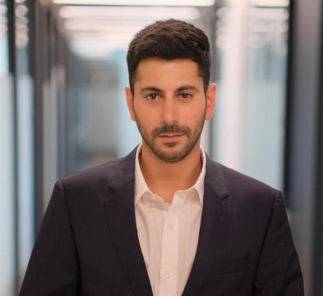 דובר ראש הממשלה עומר דוסטרי בתגובה ראשונה לאחר פיטוריו