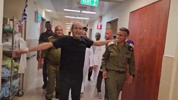 "רוב היום קראתי בקוראן": החטוף פרחאן משחזר את ימי השבי