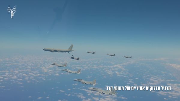 בדרך לתקיפה בתימן: צפו בתיעוד ממטוסי התדלוק