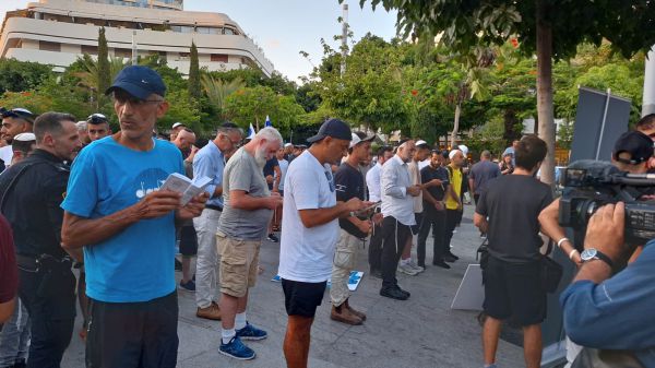 תפילת מחאה בכיכר דיזינגוף: "למה רק ליהודים אסור?"