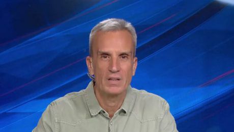 אברי גלעד מזועזע: "זו תורה וזו שכרה? תעזרו לרב"