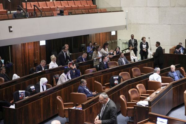 אושר בכנסת: החוק שמגן על המילואמיניקים מפיטורין הוארך