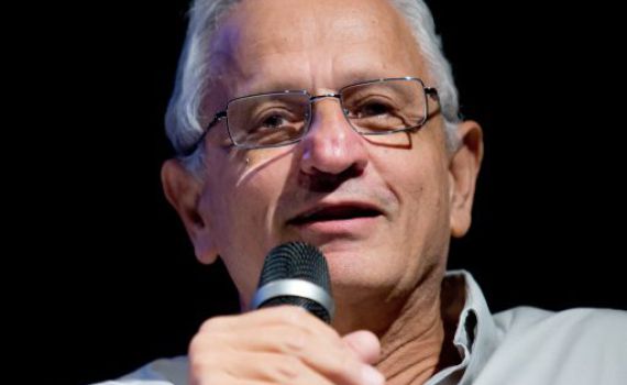 "בשתי מילים": נחום ברנע ממליץ לאיראנים איפה לתקוף