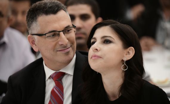 גאולה אבן על מתנגדי נתניהו: "כת פרועה ואלימה"