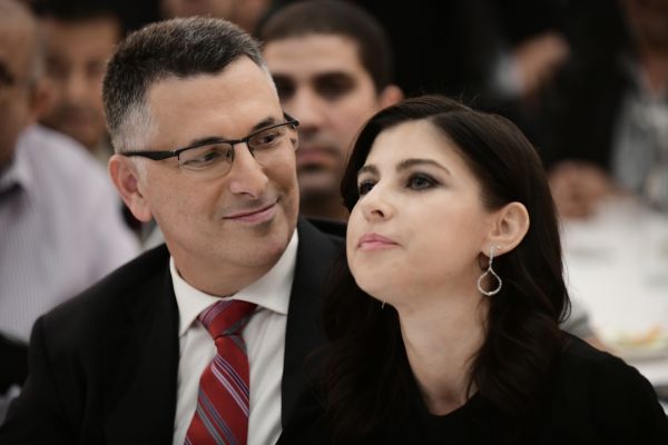 גאולה אבן על מתנגדי נתניהו: "כת פרועה ואלימה"