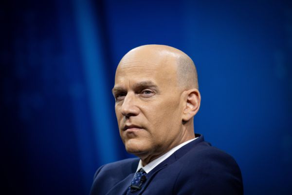 גיא פלג נגד הקולגה: "היא כתם גדול לשירות הציבורי"