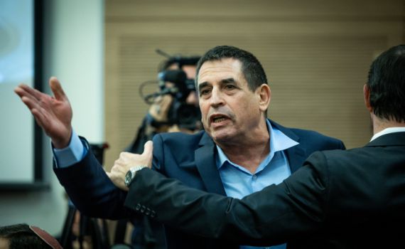 למרות המריבות בקואליציה: יש עתיד משכה את מועמדותה לוועדה