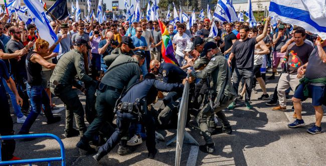 בכיר במחאה מודיע: "פרשתי, אי אפשר לנצח אותם"