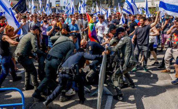 בכיר במחאה מודיע: "פרשתי, אי אפשר לנצח אותם"