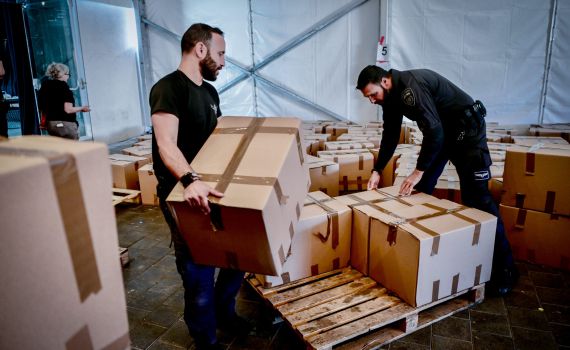 חלוקת מזון לנצורים וסניפי ברזל: ההיערכות למלחמה בצפון