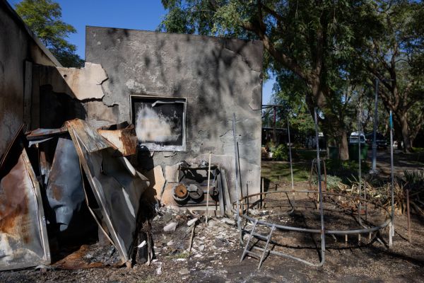 באיחור של שנה וחצי: נתניהו הגיע לניר עוז