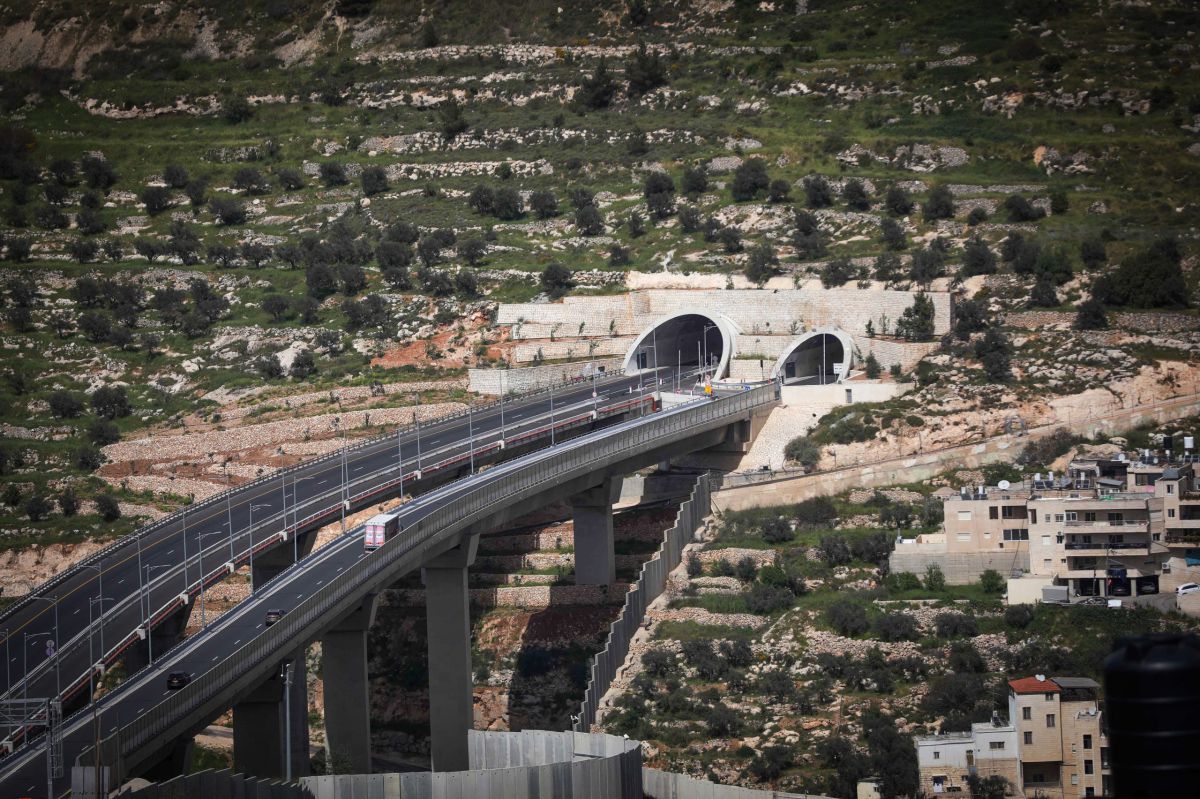 מחשש לאירוע ביטחוני: כביש לכיוון ירושלים נסגר לתנועה