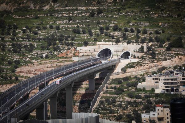 מחשש לאירוע ביטחוני: כביש לכיוון ירושלים נסגר לתנועה