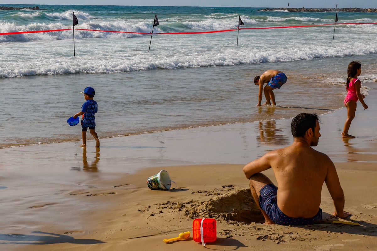 משרד הבריאות מודיע על אזהרת רחצה בחוף קרית חיים