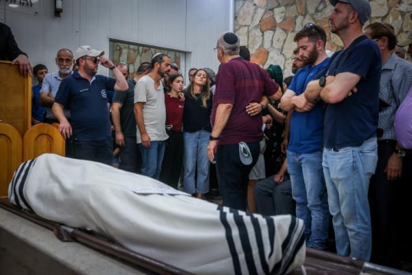 יהונתן דויטש הובא למנוחות: "השארת לנו חלל ענק שלא יתמלא"