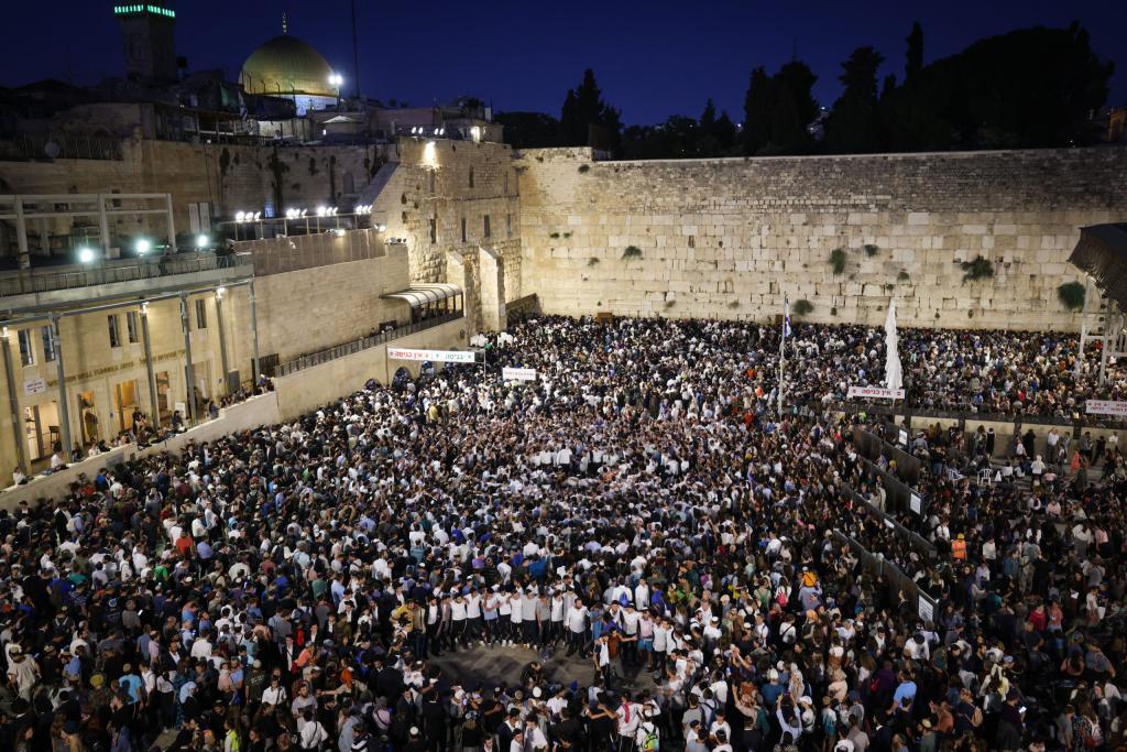 שידור חי מרחבת הכותל: תפילה לשחרור החטופים
