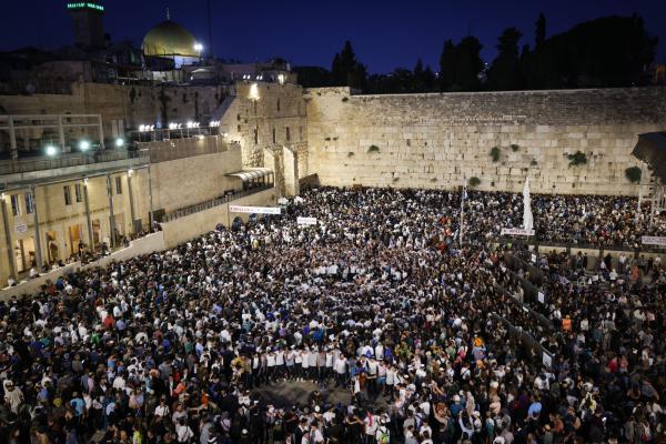 שידור חי מרחבת הכותל: תפילה לשחרור החטופים