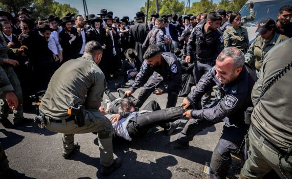 טרגדיה בבני ברק: נער בן 13 התמוטט ומותו נקבע במקום