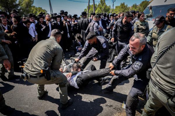 טרגדיה בבני ברק: נער בן 13 התמוטט ומותו נקבע במקום