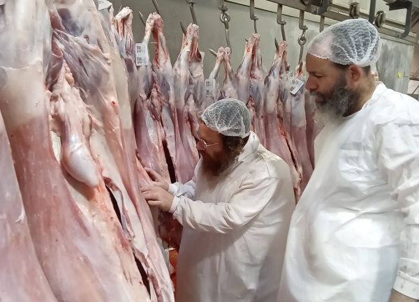 בדיקת הפתע מעידה: הקפדה הלכתית חסרת פשרות במשחטת ה"בשורה"