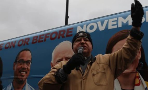 המועמד הדמוקרטי לסגן הנשיא: "הכבוד בגדול בחיי"