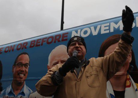 המועמד הדמוקרטי לסגן הנשיא: "הכבוד בגדול בחיי"