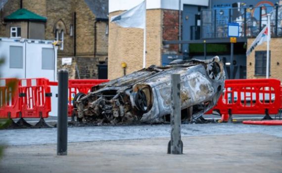 אנרכיה בבריטניה: מעצרים פוליטיים ופרעות ברחובות