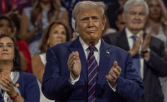 לראשונה מזה חודש: טראמפ מתחזק שוב בסקרים