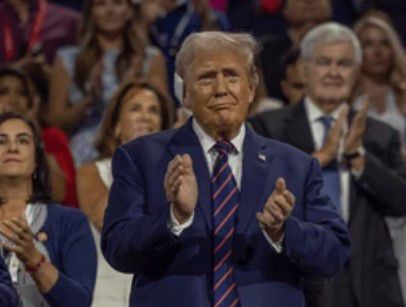 לראשונה מזה חודש: טראמפ מתחזק שוב בסקרים