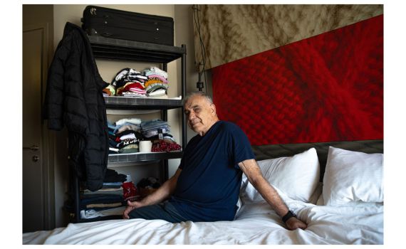 חיים בתוך מזוודה: המפונים הותיקים יוצאים לאור